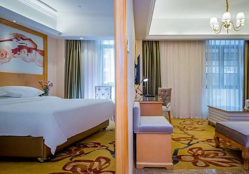 Vienna Hotel Whhan Xingye Road Stone Bridge Subway Station Store