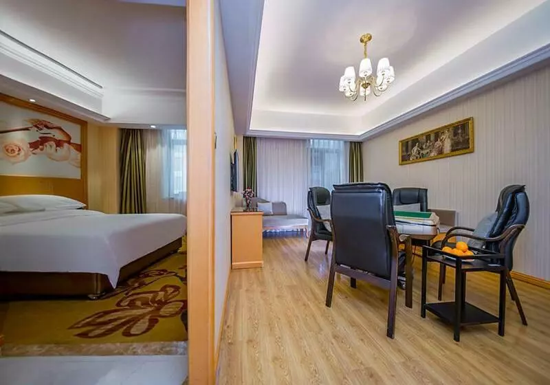 Vienna Hotel Whhan Xingye Road Stone Bridge Subway Station Store