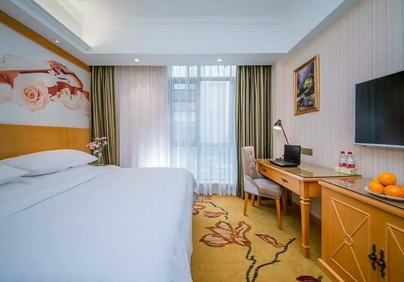 Vienna Hotel Whhan Xingye Road Stone Bridge Subway Station Store