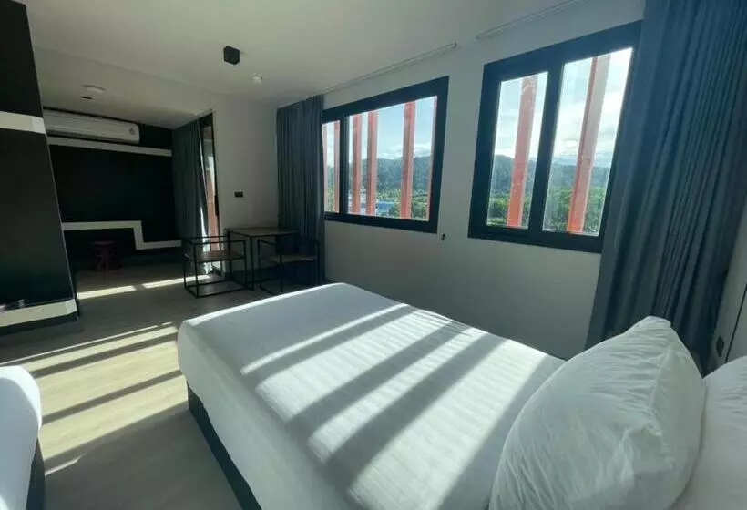 Prime Town   Posh & Port Hotel Phuket