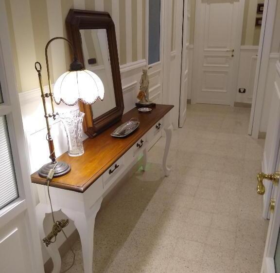 تختخواب و صبحانه La Finestra Sul Mare