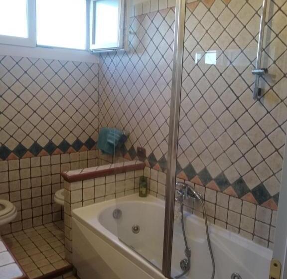 تختخواب و صبحانه La Finestra Sul Mare