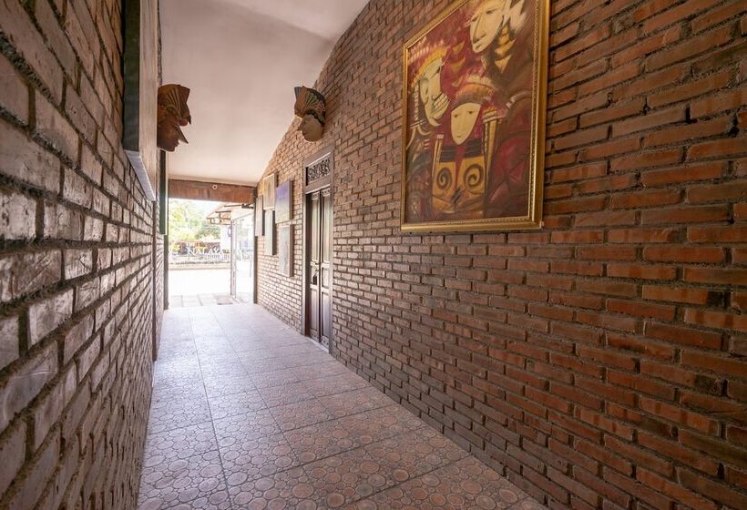 هتل Oyo 2380 Alea Guesthouse