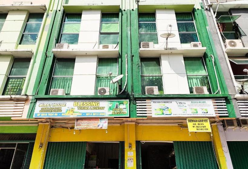 בית מלון כפרי Oyo 2818 Blessing Kost Batam