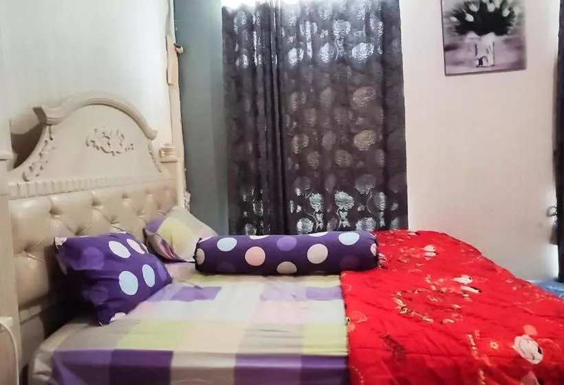 Hotelli Oyo 2818 Blessing Kost Batam