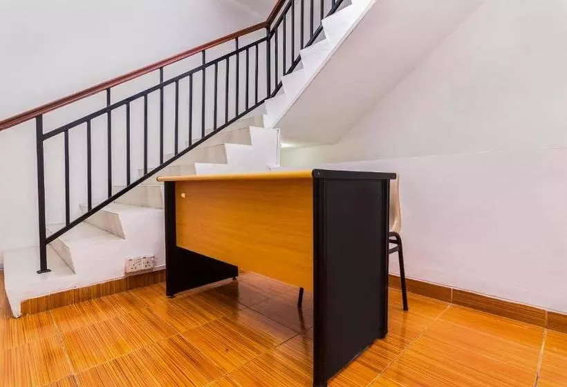 Hotelli Oyo 2818 Blessing Kost Batam