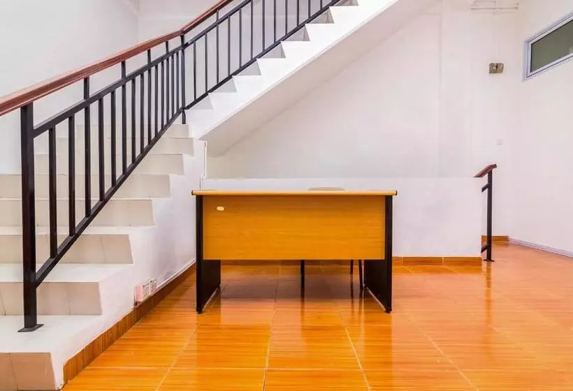 Hotelli Oyo 2818 Blessing Kost Batam