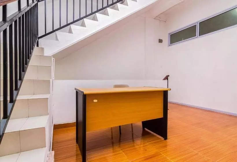 Hotelli Oyo 2818 Blessing Kost Batam