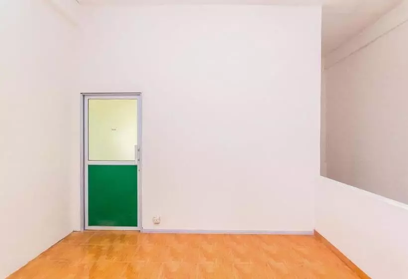 Hotelli Oyo 2818 Blessing Kost Batam