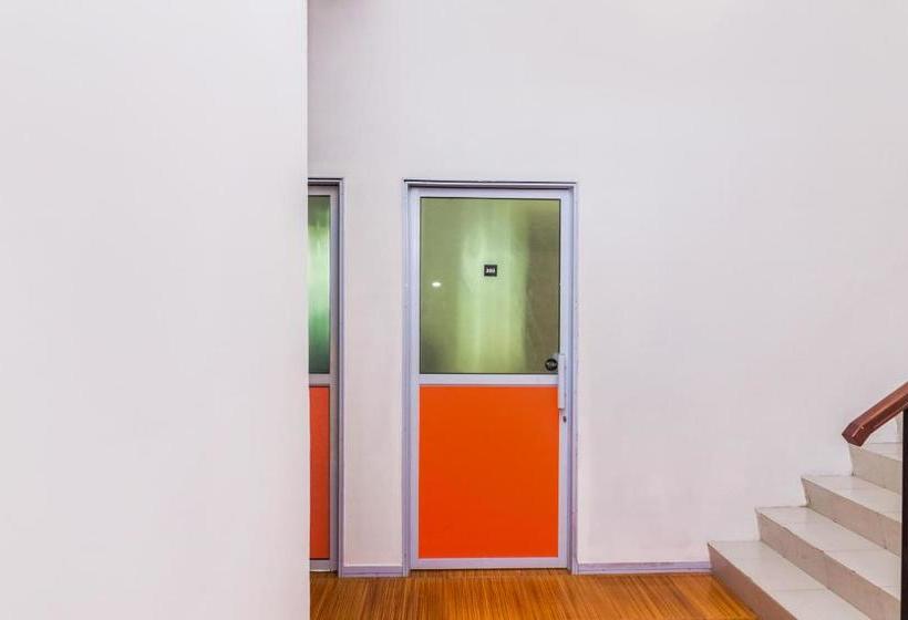 בית מלון כפרי Oyo 2818 Blessing Kost Batam