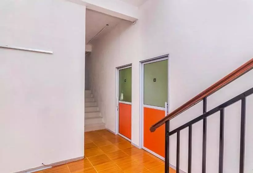 Hotelli Oyo 2818 Blessing Kost Batam