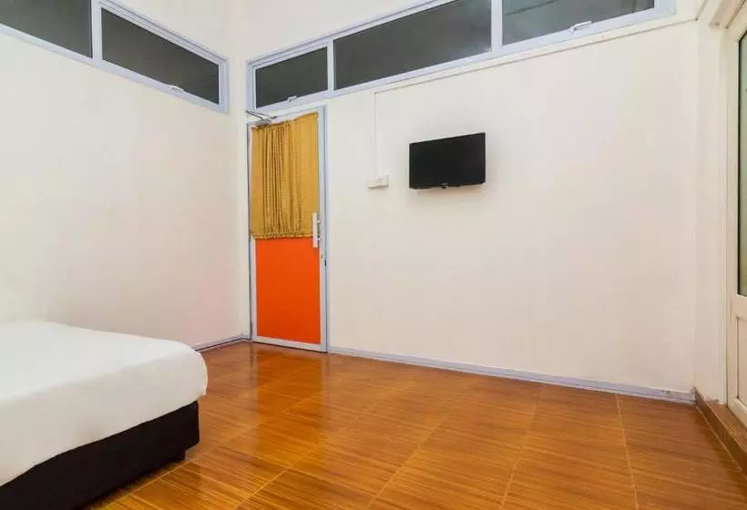 Hotelli Oyo 2818 Blessing Kost Batam
