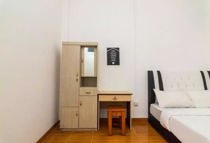 Hotelli Oyo 2818 Blessing Kost Batam