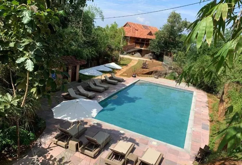 リゾートホテル Amara Ayurveda Retreat  Overlooking Evergreen Western Ghats An Ecologically Sustainable Living Space