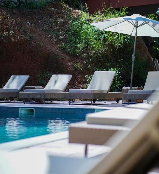 אתר נופש Amara Ayurveda Retreat  Overlooking Evergreen Western Ghats An Ecologically Sustainable Living Space