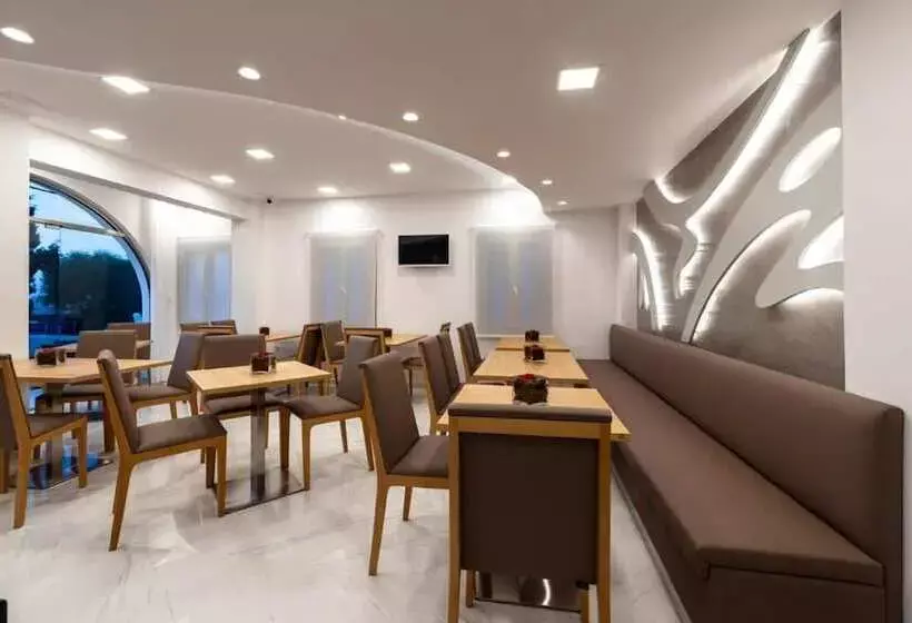 هتل Deluxe Suites Santorini