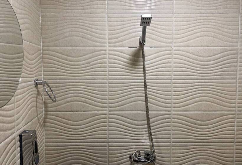 هتل 9 Pyramids Inn