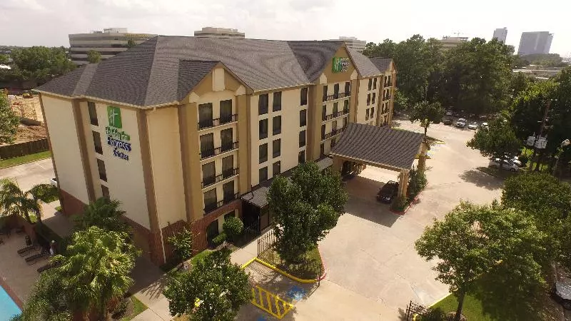 هتل Comfort Inn & Suites Houston I10 West Energy Corridor