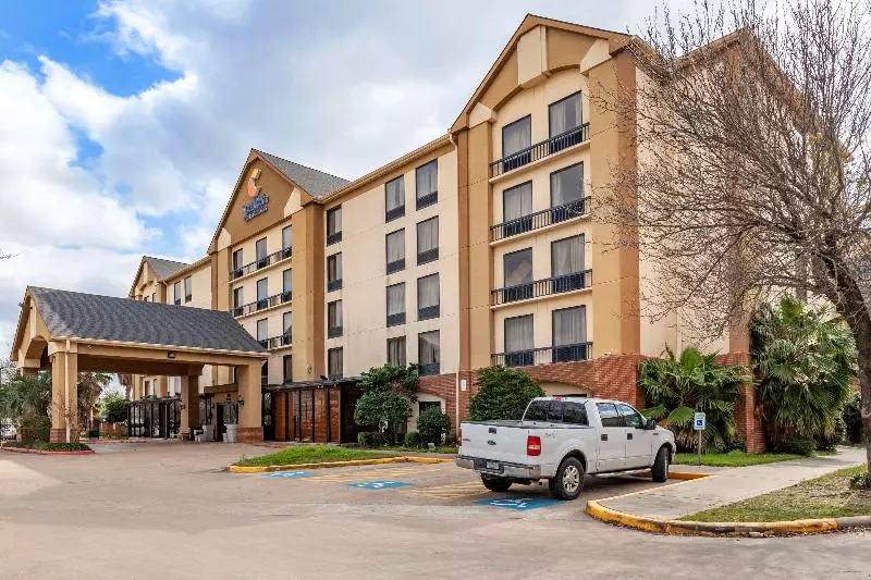 هتل Comfort Inn & Suites Houston I10 West Energy Corridor