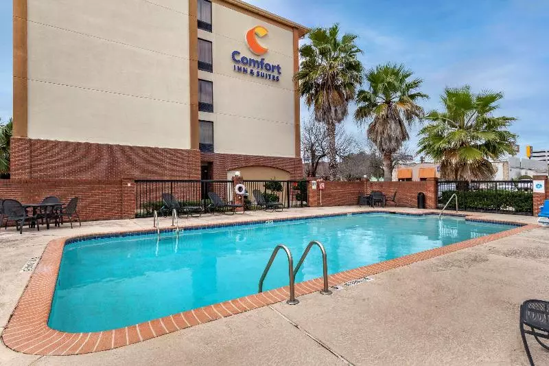 هتل Comfort Inn & Suites Houston I10 West Energy Corridor