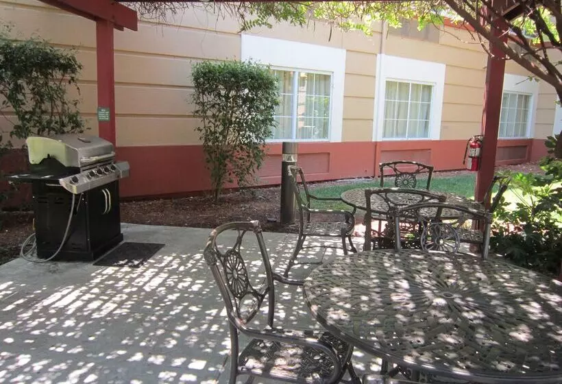 Hotel Extended Stay America Suites Pleasanton Chabot Dr