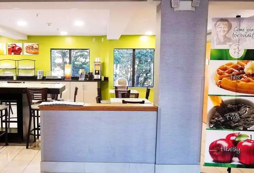 هتل Quality Inn & Suites Raleigh North