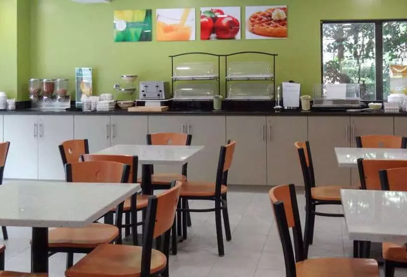 هتل Quality Inn & Suites Raleigh North