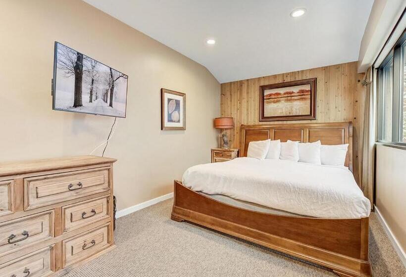 هتل Silver King By All Seasons Resort Lodging