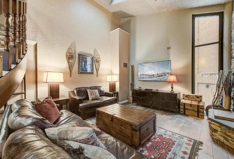 هتل Silver King By All Seasons Resort Lodging