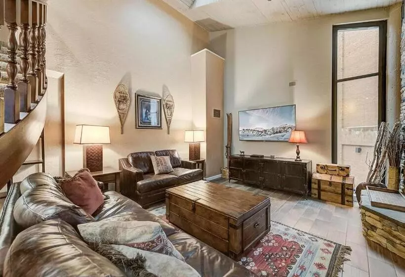 Отель Silver King By All Seasons Resort Lodging