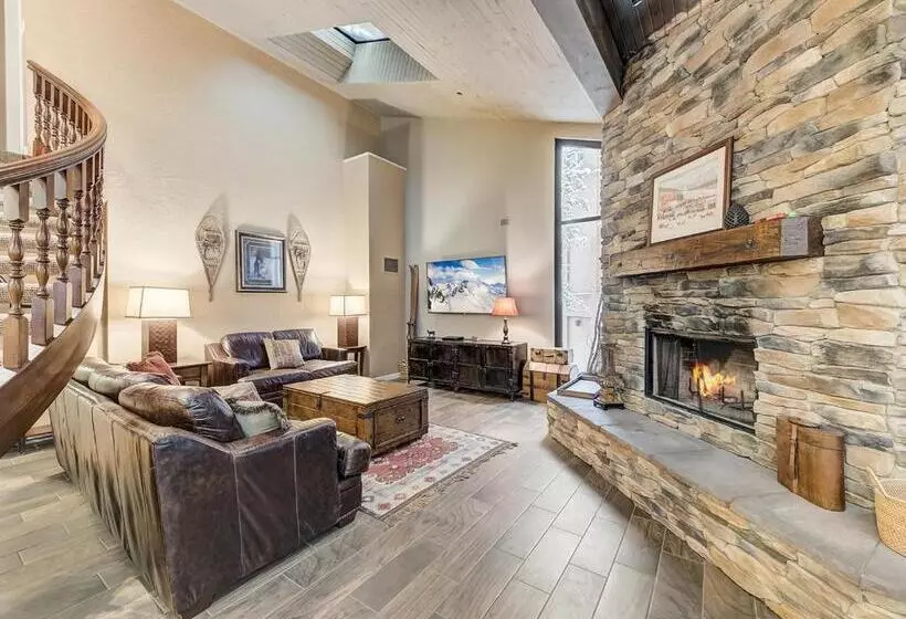 Отель Silver King By All Seasons Resort Lodging