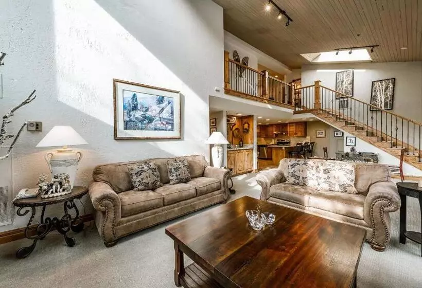 Отель Silver King By All Seasons Resort Lodging