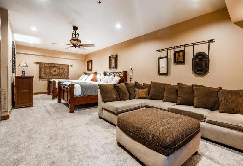 هتل Silver King By All Seasons Resort Lodging