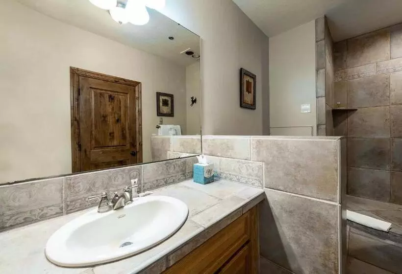 Отель Silver King By All Seasons Resort Lodging