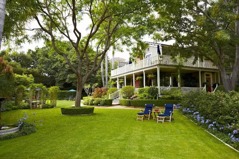 فندق Simpson House Inn