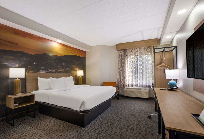 فندق Clarion Pointe Sevierville Pigeon Forge