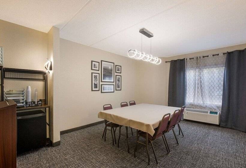 فندق Clarion Pointe Sevierville Pigeon Forge