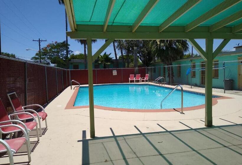 فندق Southwind Inn