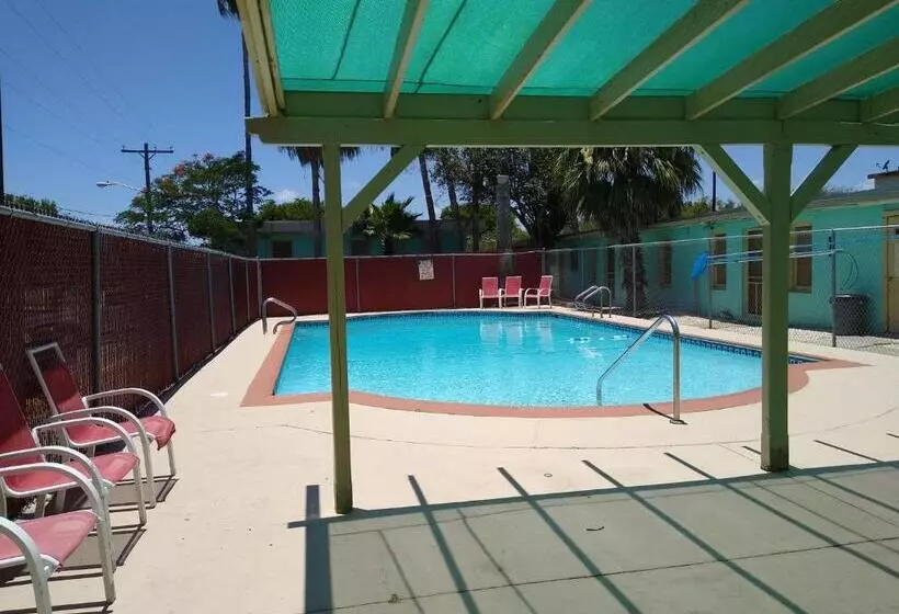 호텔 Southwind Inn