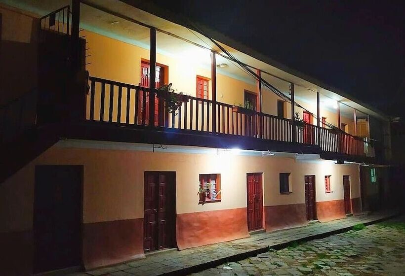 Anais Y Nicolas Hostel