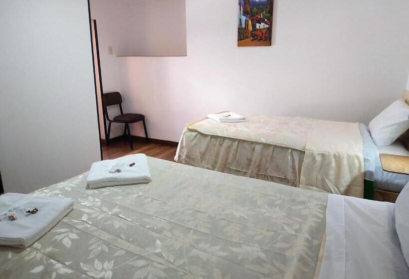 Anais Y Nicolas Hostel