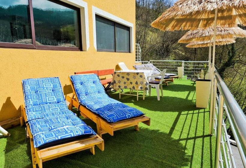 پانسیون Lola S House