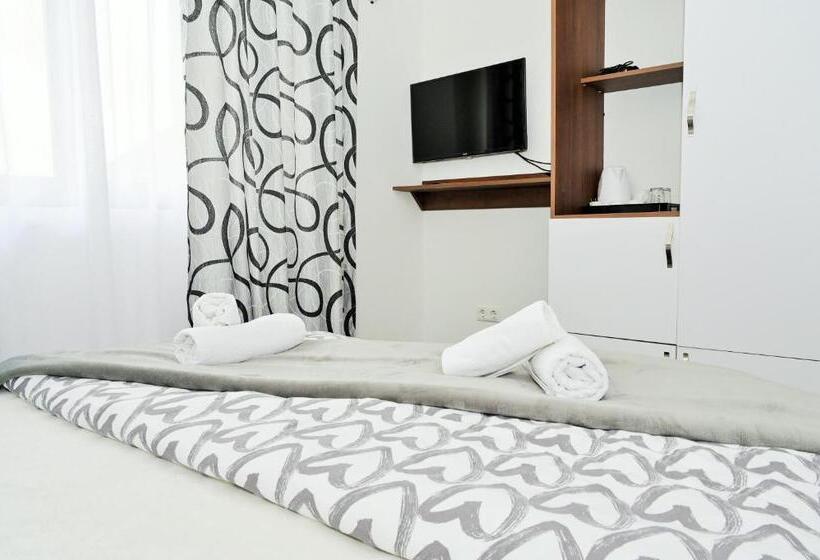 پانسیون Lola S House