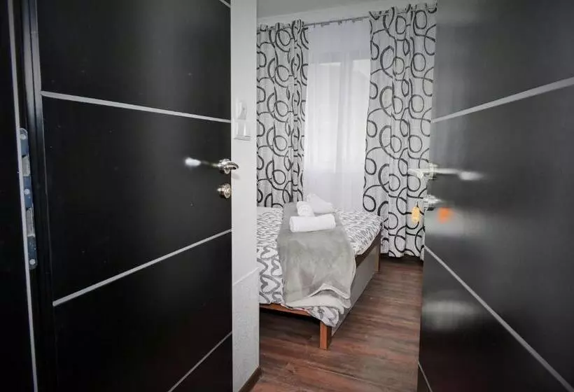 پانسیون Lola S House