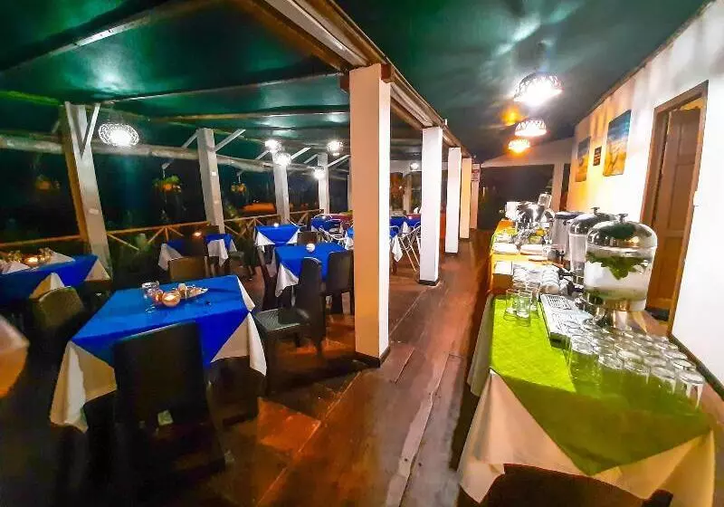 ホテル Tortuguero Beachfront