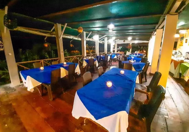 ホテル Tortuguero Beachfront