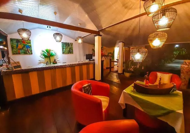 ホテル Tortuguero Beachfront