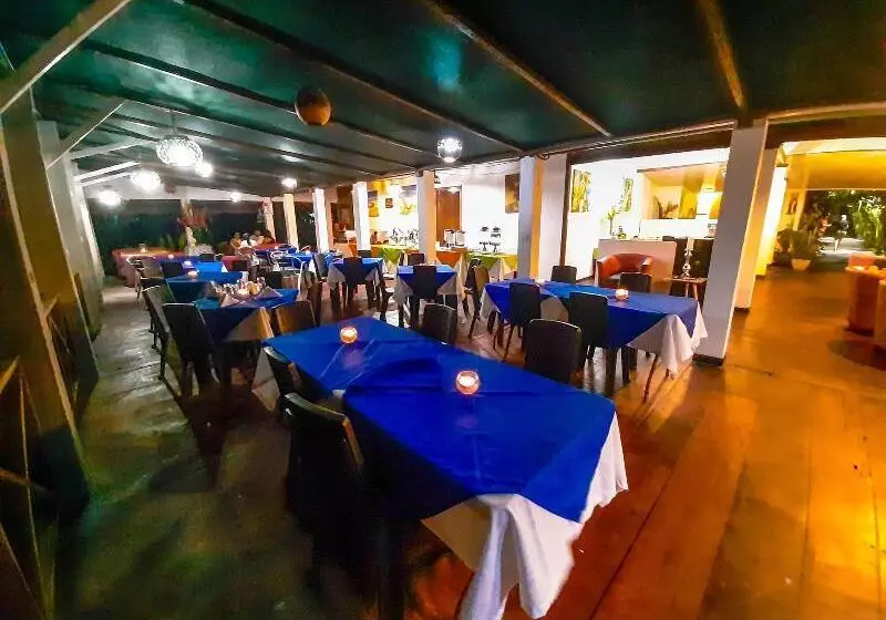 ホテル Tortuguero Beachfront