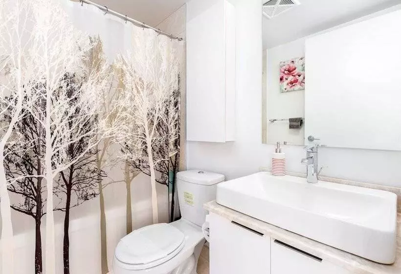 Topline Suites   Ice Condos