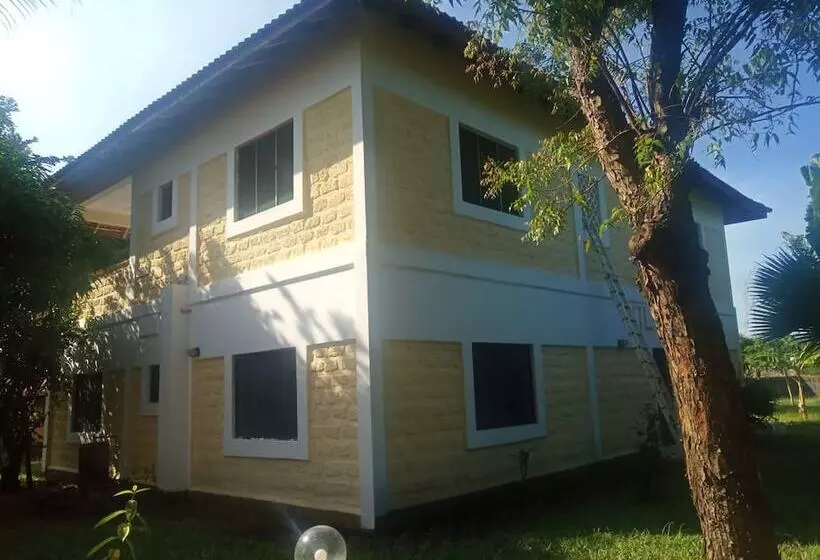 Apple Mango Apartments